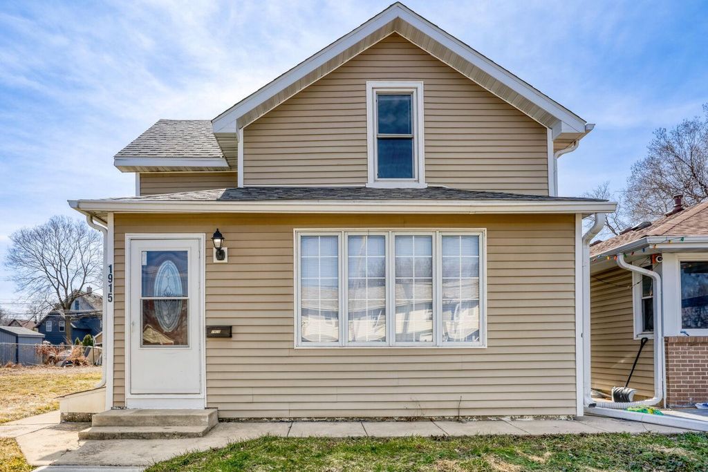 Photo of 1915 Glenwood Avenue, Minneapolis, MN 55405 (MLS # 7043921)