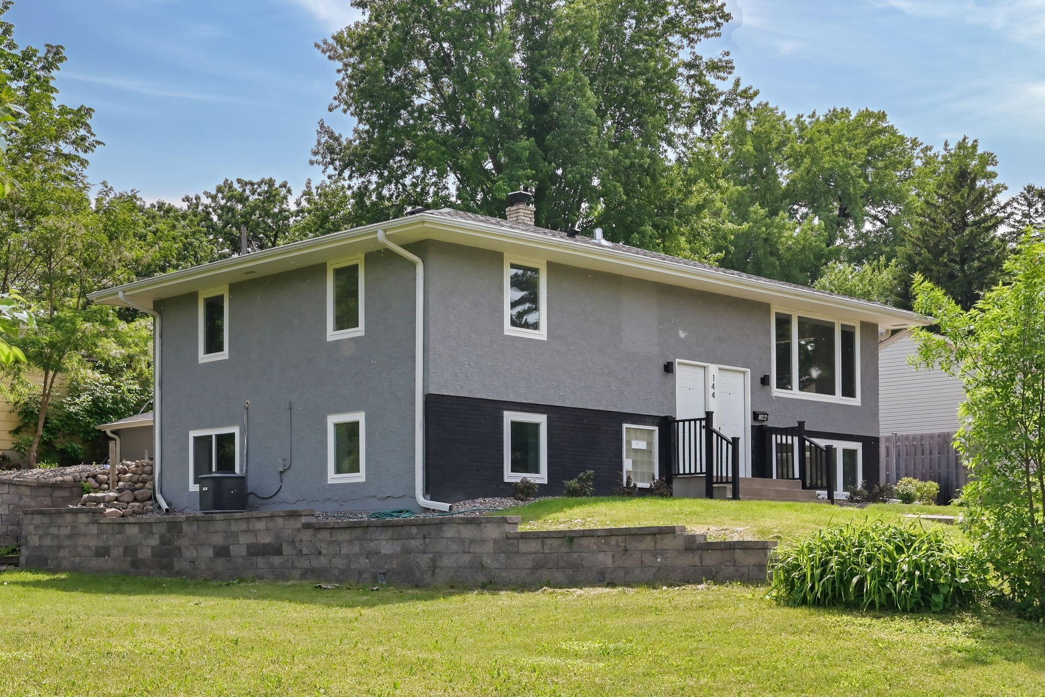 144 Sidney Street W