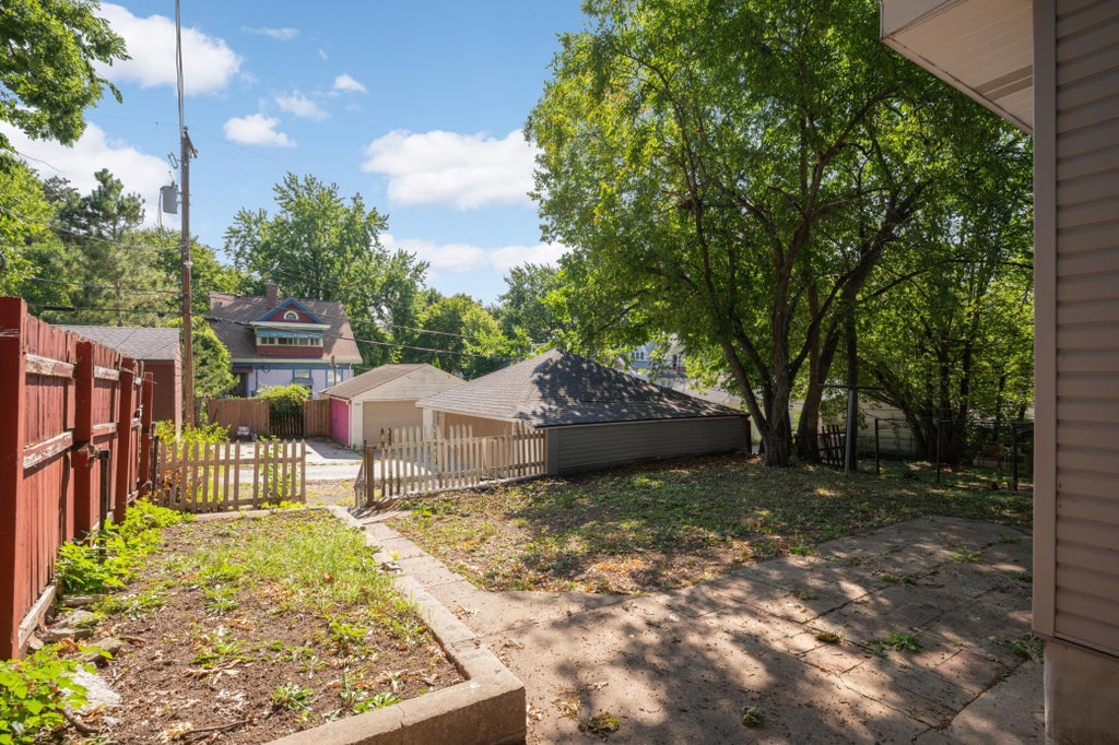 Photo of 2630 Girard Avenue N, Minneapolis, MN 55411 (MLS # 7150431)