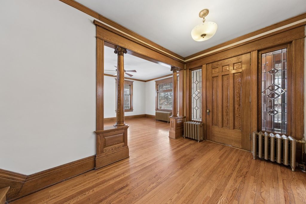 Photo of 1732 Summit Avenue, Saint Paul, MN 55105 (MLS # 7046206)