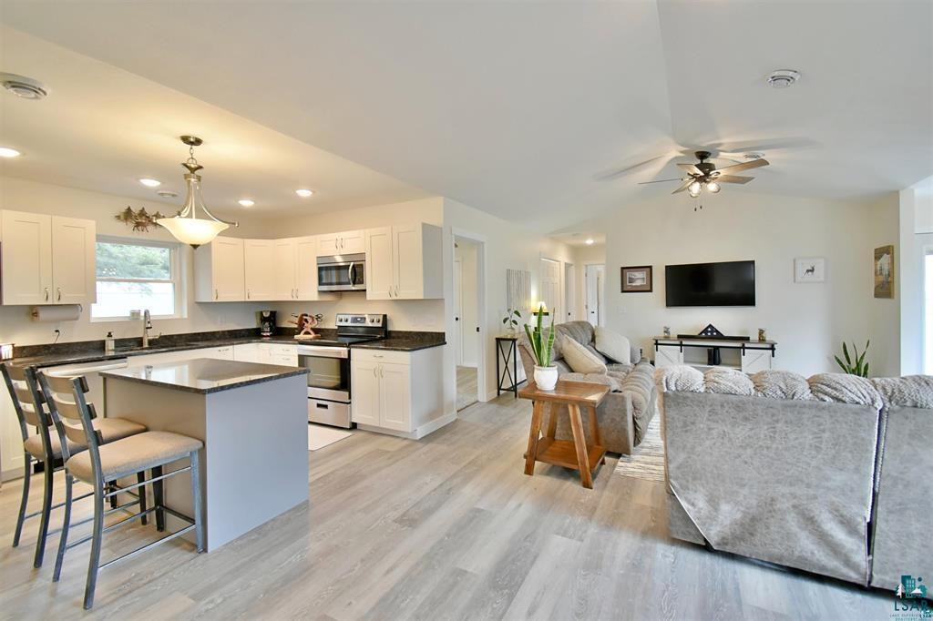 325 Evelyne Avenue W