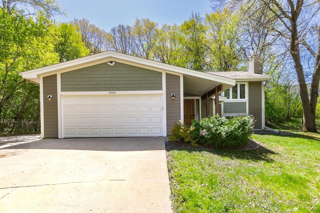 Photo of 2542 147th Lane NE, Ham Lake, MN 55304 (MLS # 7072487)
