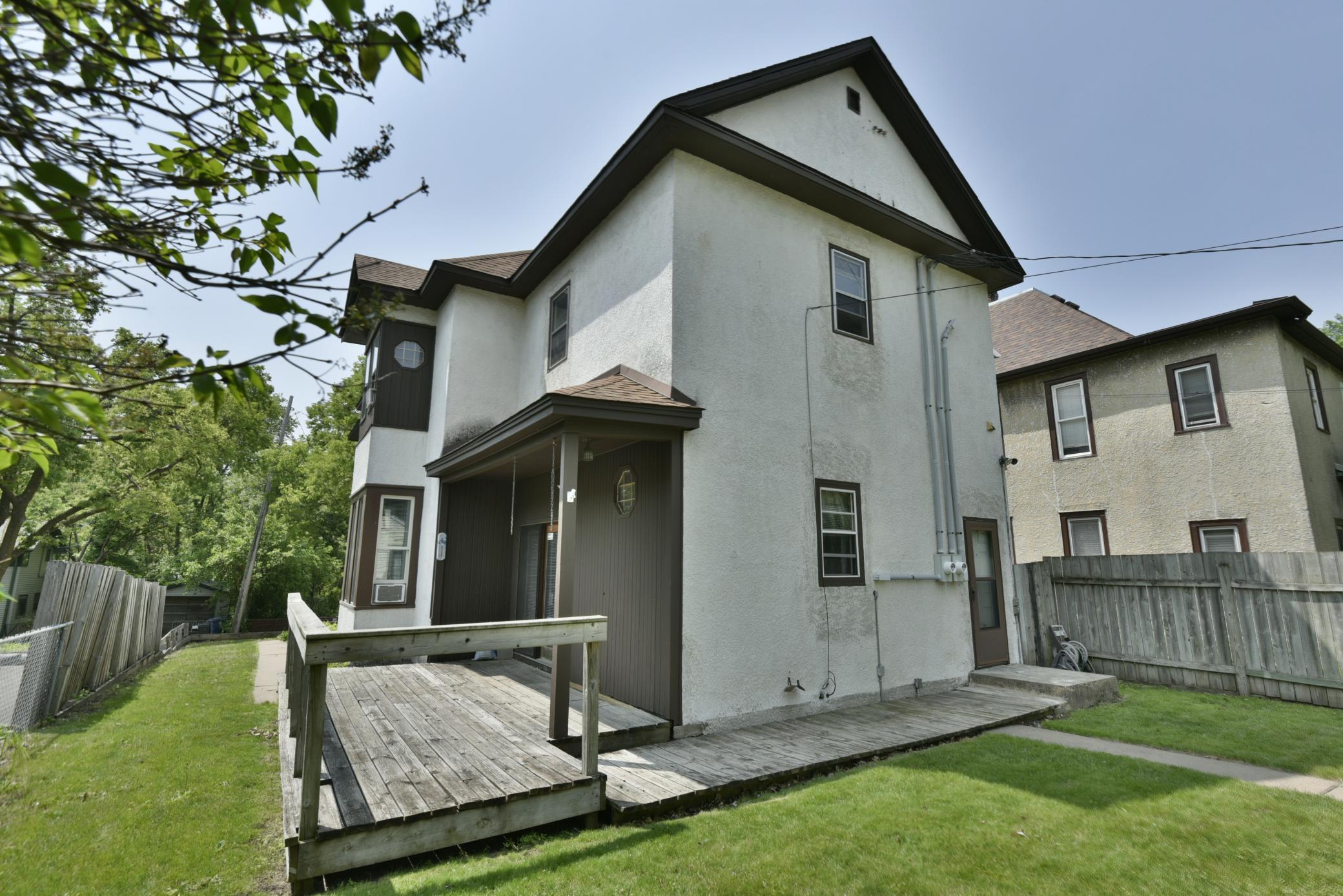 1810 Chestnut Avenue W