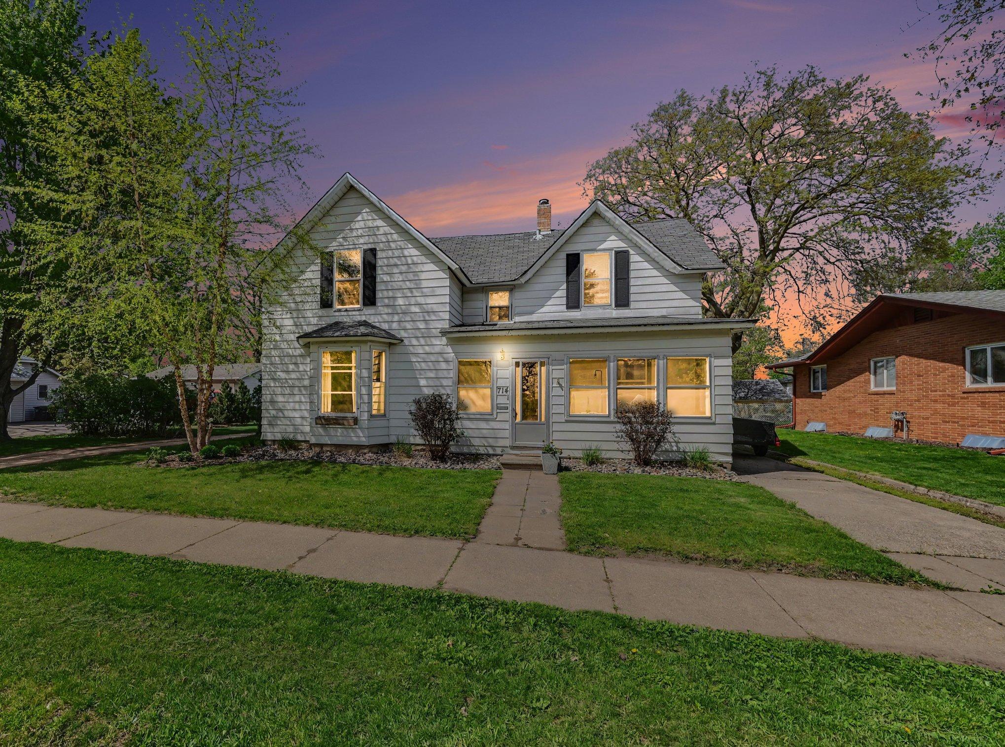 714 4th Street W