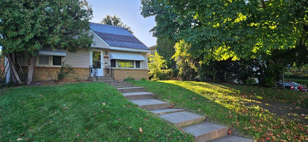 Photo of 426 Griffith Street, Saint Paul, MN 55106 (MLS # 7042286)