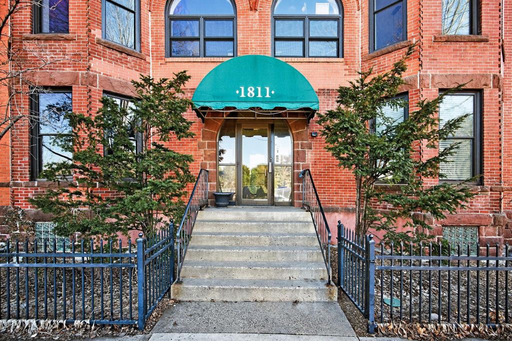 Photo of 1811 Elliot Avenue #8, Minneapolis, MN 55404 (MLS # 7043999)