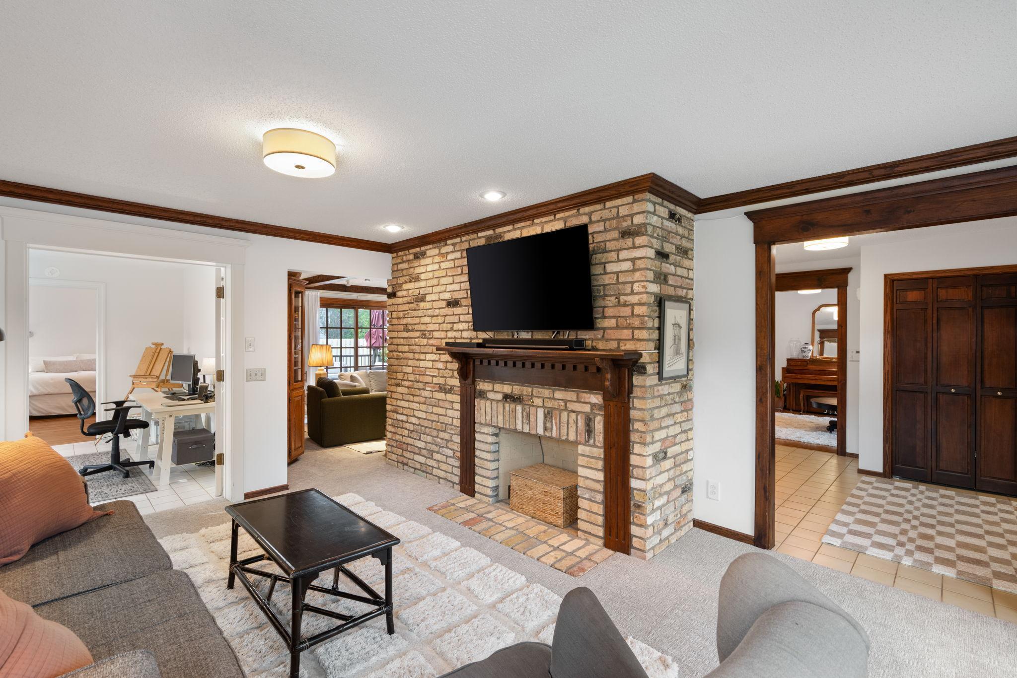 3395 Sycamore Lane N