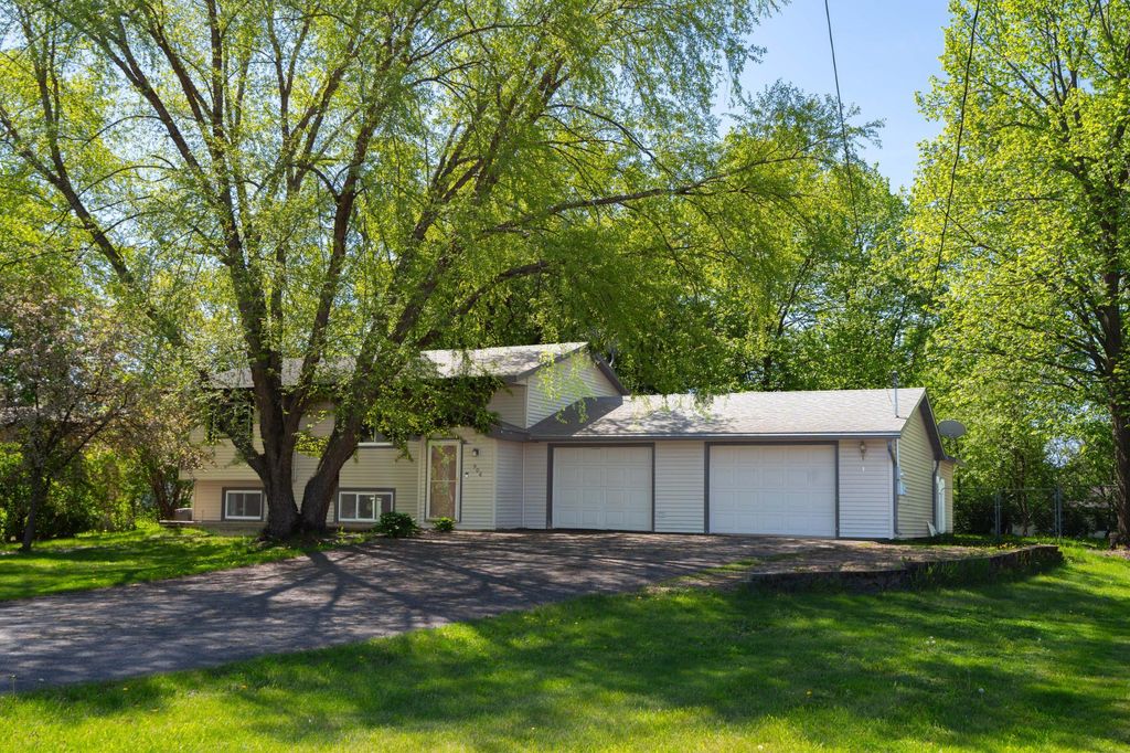 Photo of 906 5th Avenue NE, Little Falls, MN 56345 (MLS # 7079481)