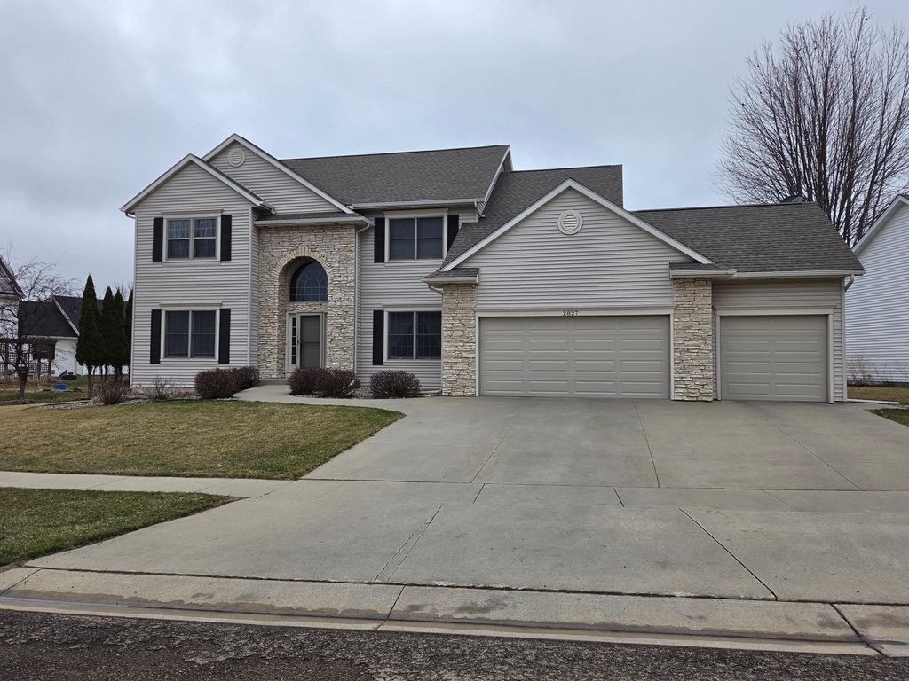 Photo of 2827 Oakview Drive NE, Rochester, MN 55906 (MLS # 7048832)