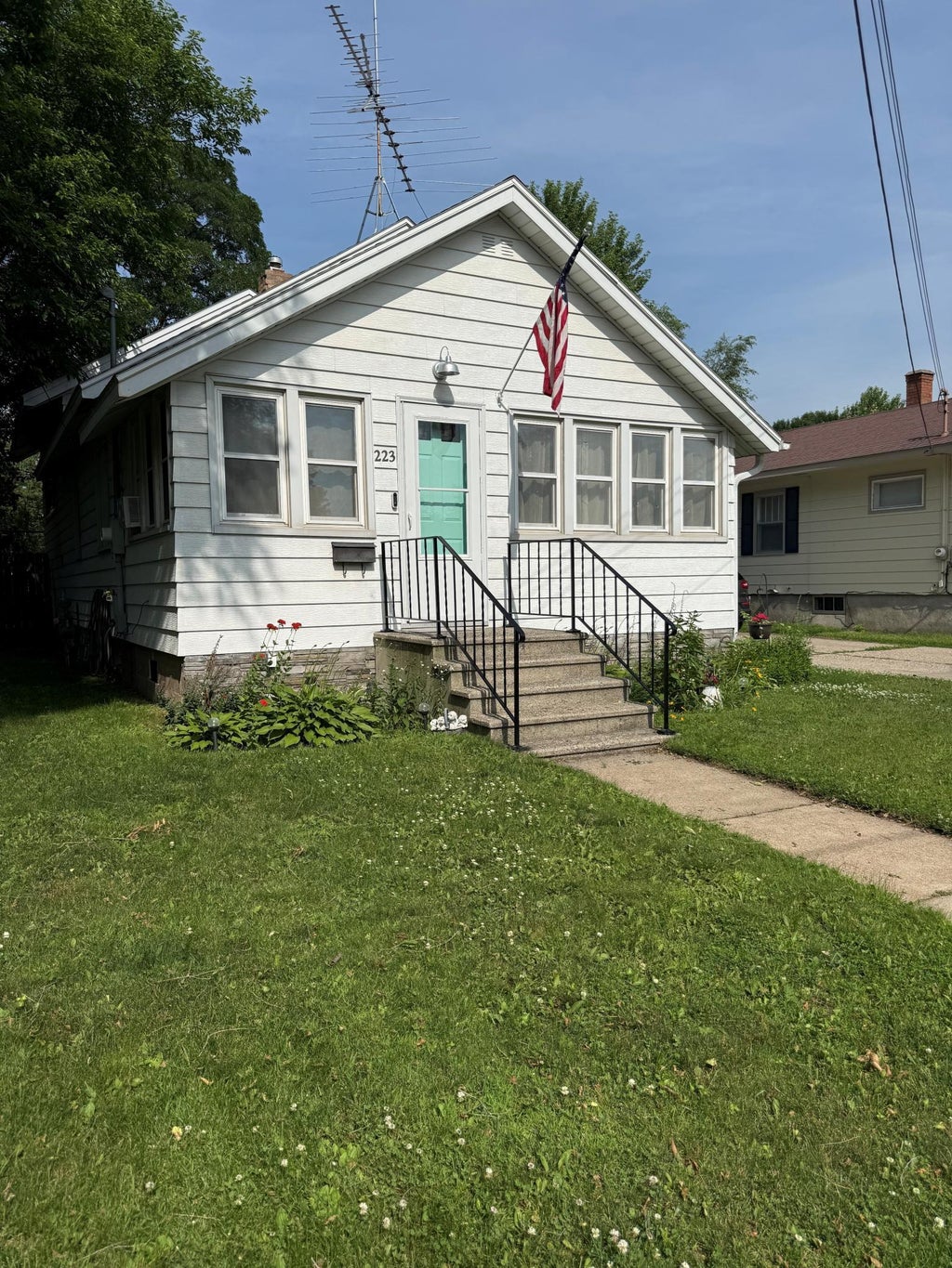 Photo of 223 31st Avenue N, Saint Cloud, MN 56303 (MLS # 7102737)