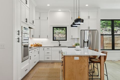 5742 Shady Oak Road S 7 Minnetonka MN 55343