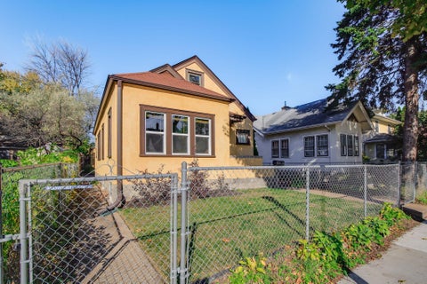 Photo of 1327 Thomas Avenue, Saint Paul, MN 55104 (MLS # 7162533)