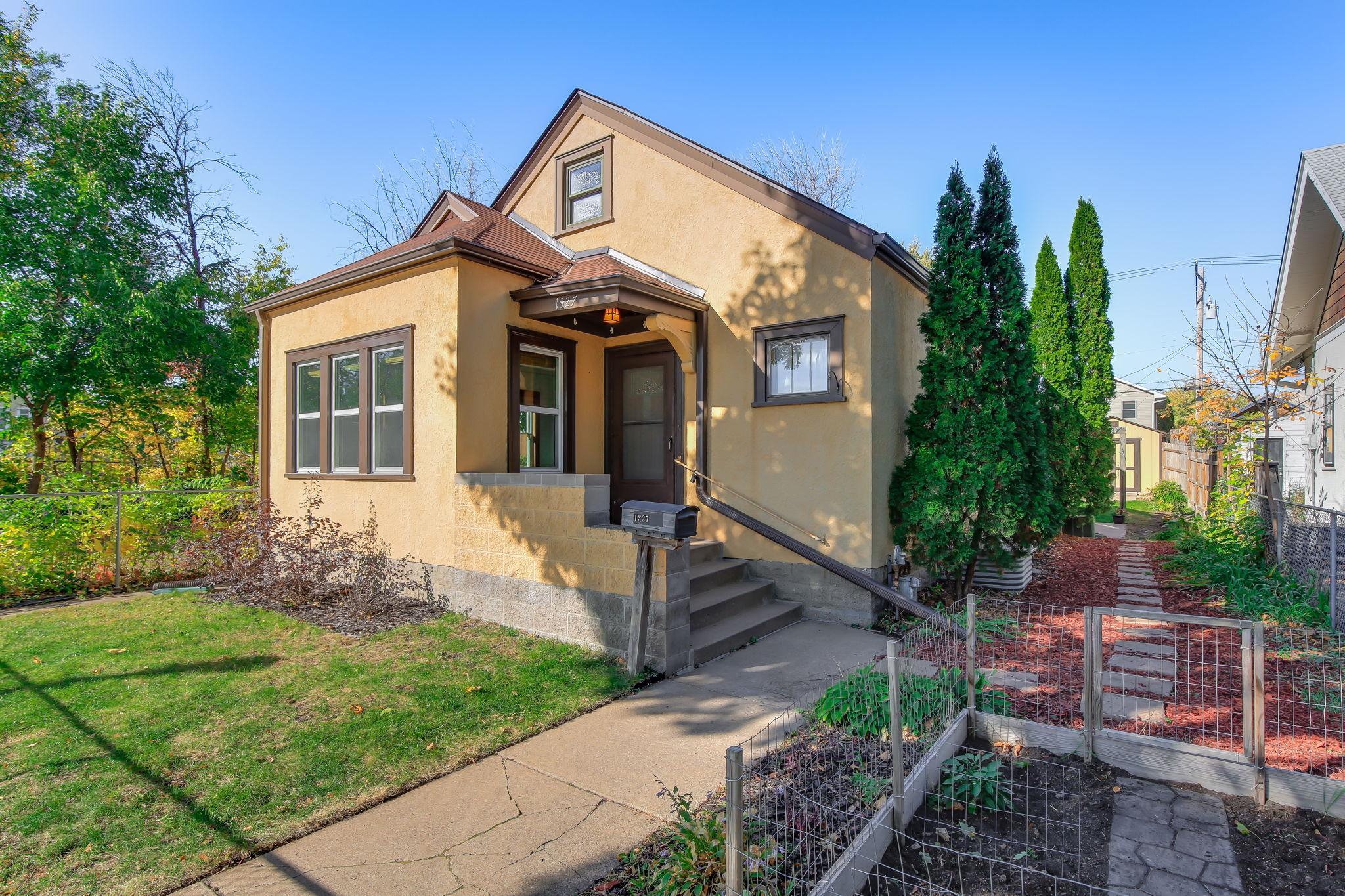 1327 Thomas Avenue