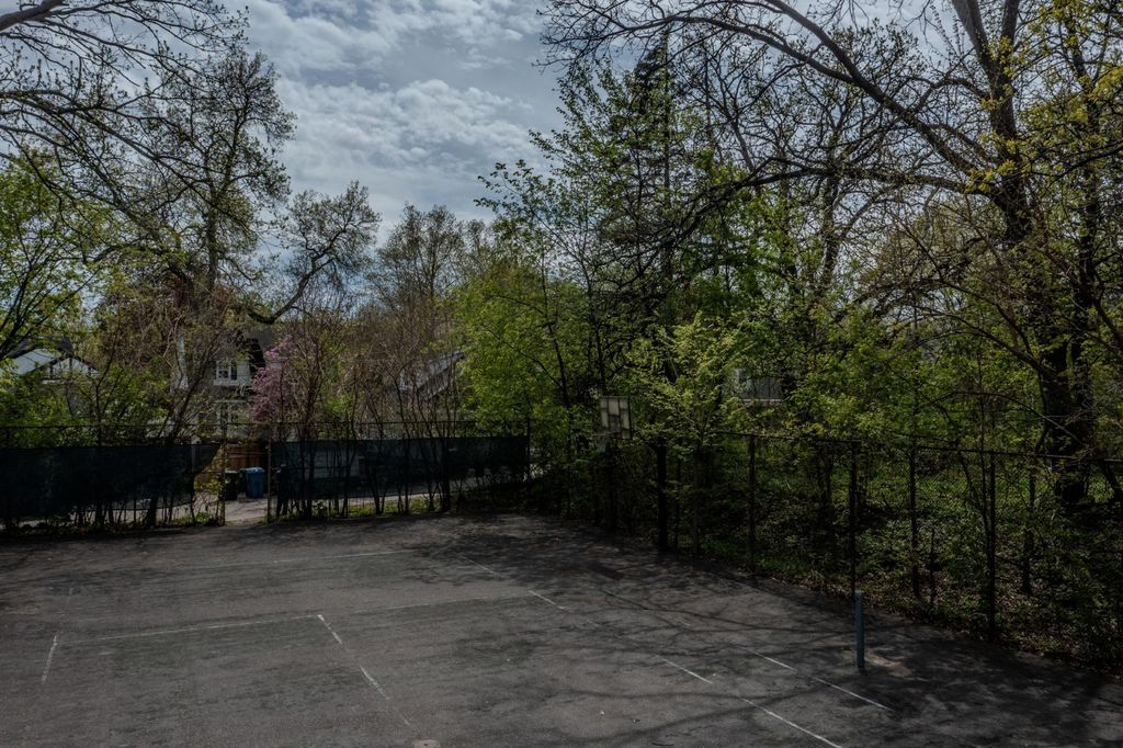 Photo of 316 1/2 E Minnehaha Parkway, Minneapolis, MN 55419 (MLS # 7063356)