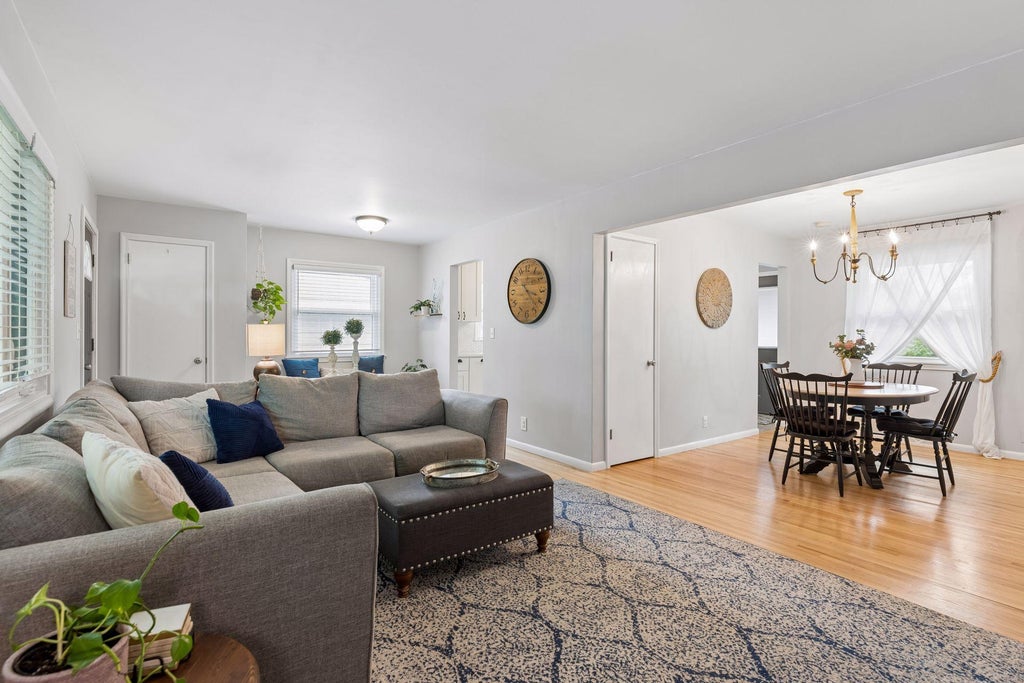 Photo of 2510 Oregon Avenue S, Saint Louis Park, MN 55426 (MLS # 7150934)