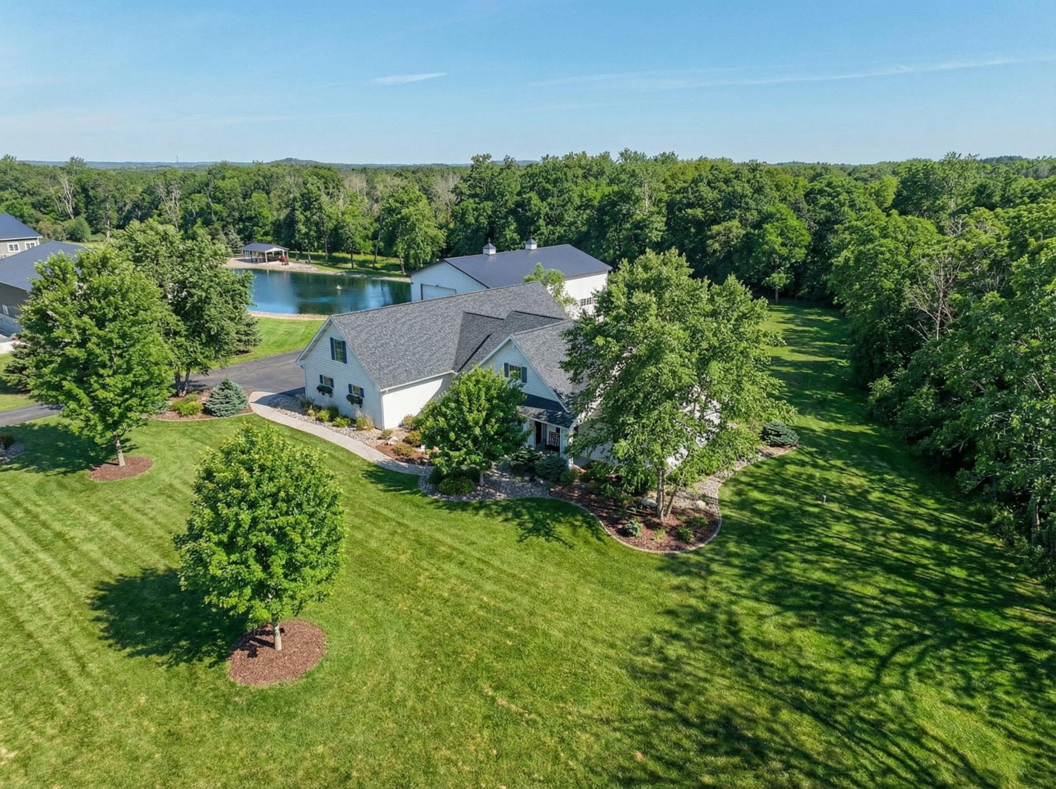877 Yellowstone Trail