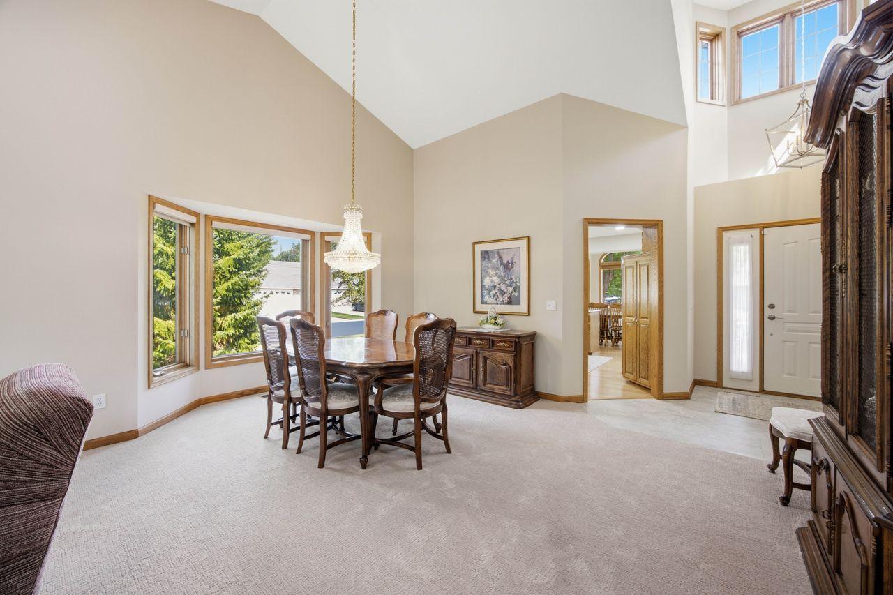 1264 Silverthorn Drive