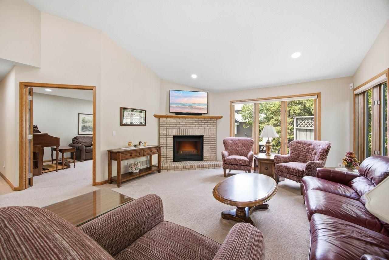 1264 Silverthorn Drive