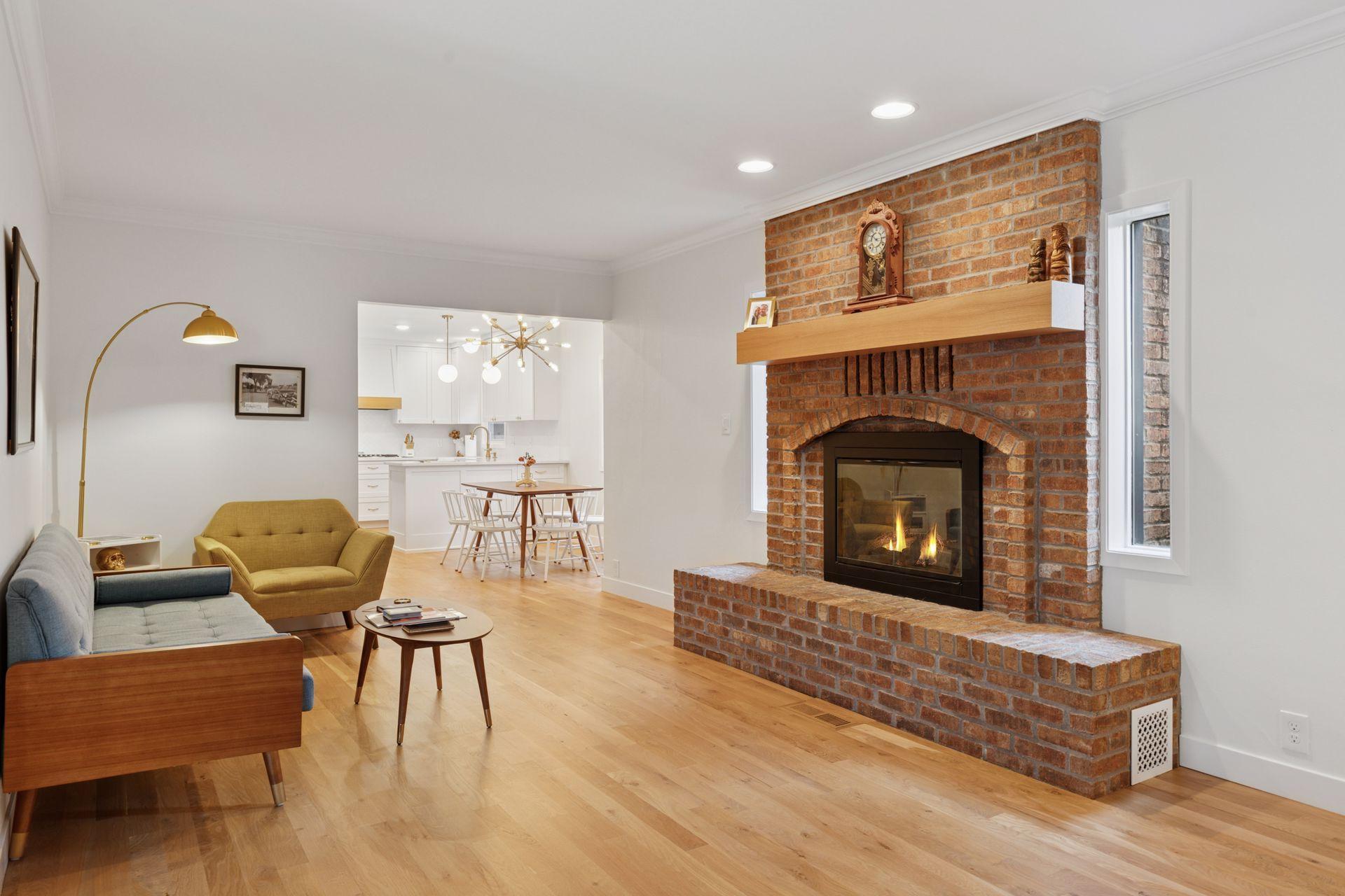 1846 Saunders Avenue