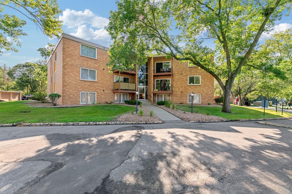 Photo of 9143 Highway 55 #305, Golden Valley, MN 55427 (MLS # 7075144)