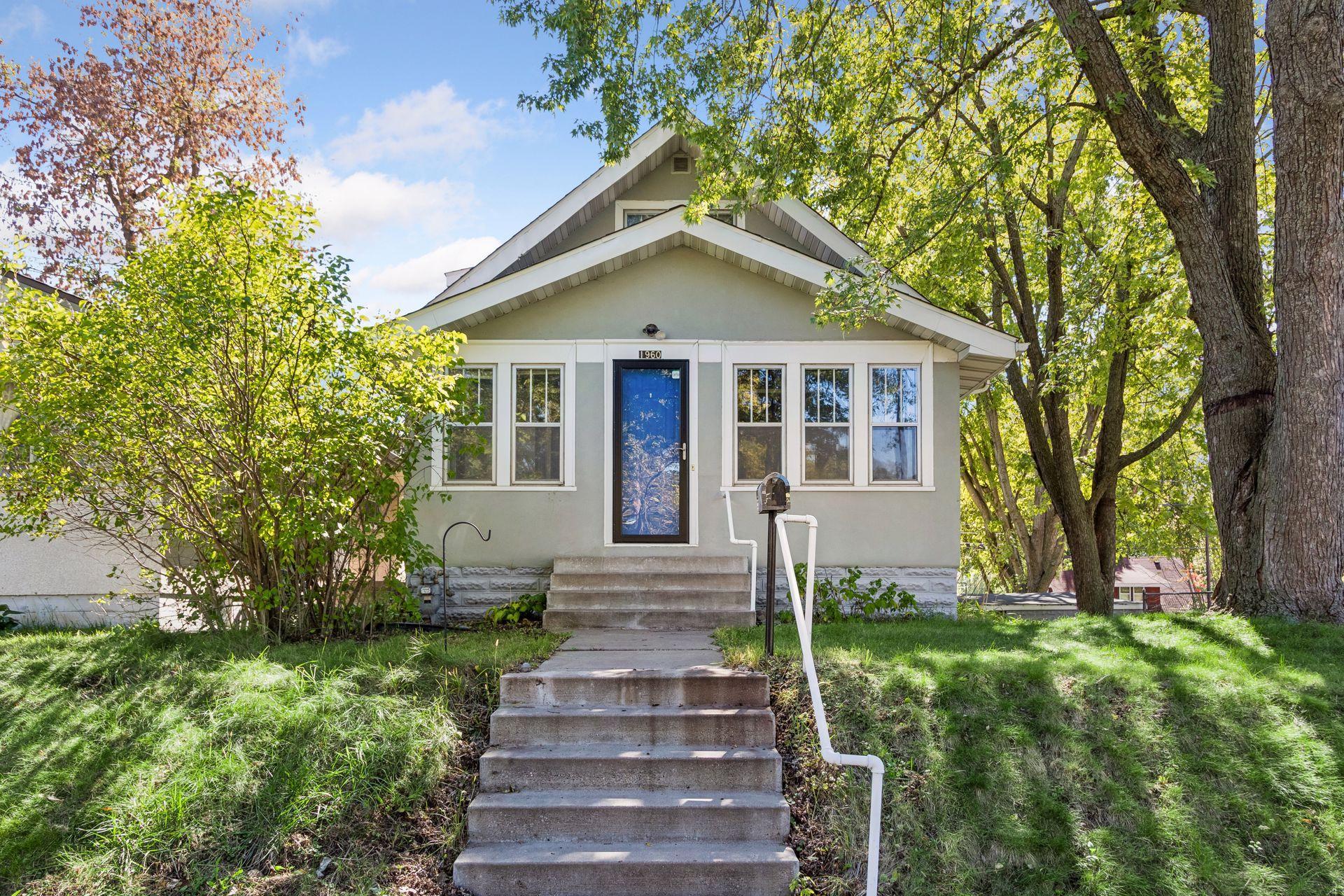 1960 Ivy Avenue E