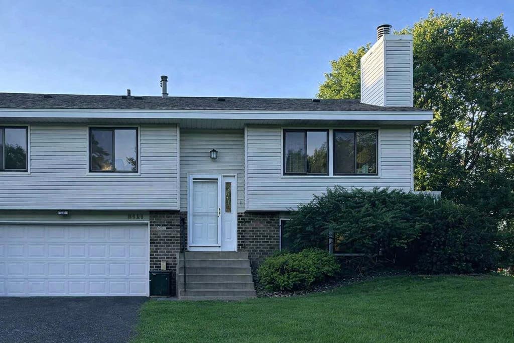Photo of 4235 Bridgewood Terrace, Vadnais Heights, MN 55127 (MLS # 7108389)