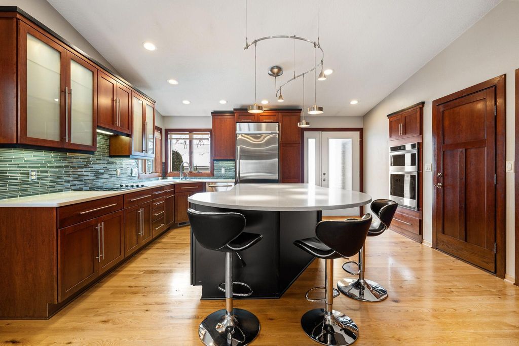 Photo of 400 Oakland Place NE #9, Austin, MN 55912 (MLS # 6826009)