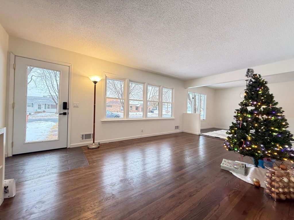 Photo of 618 9th Avenue NW, New Brighton, MN 55112 (MLS # 7002495)