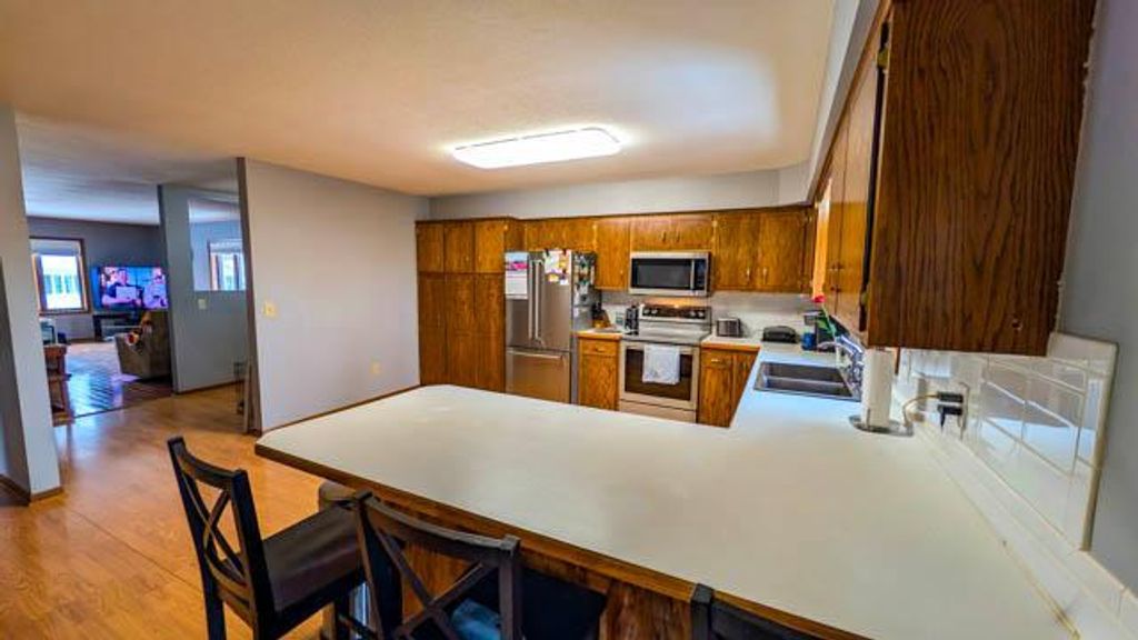 Photo of 1918 Bayview Drive, Albert Lea, MN 56007 (MLS # 7028338)
