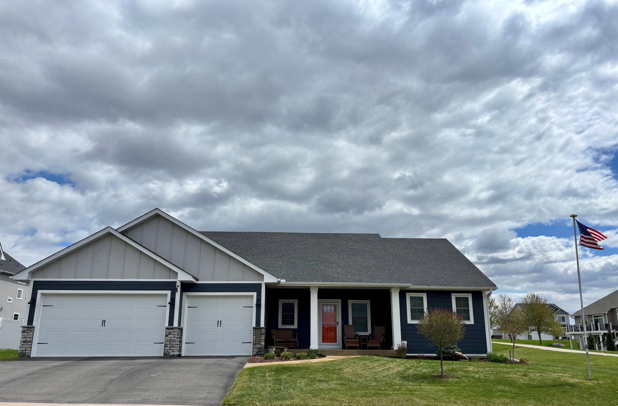 9613 W Wind Trail