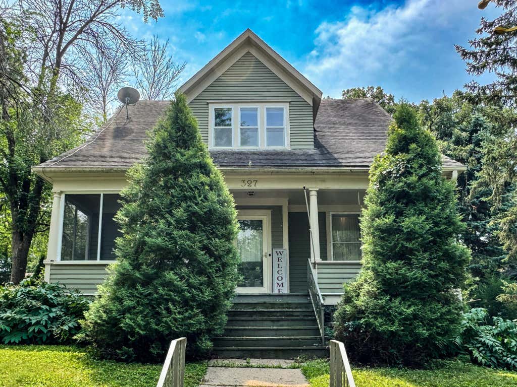 Photo of 327 E Pearl Street, Owatonna, MN 55060 (MLS # 7117388)