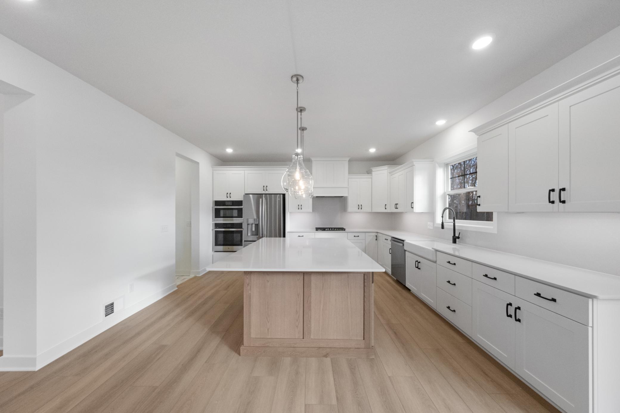 1955 Royal Boulevard N