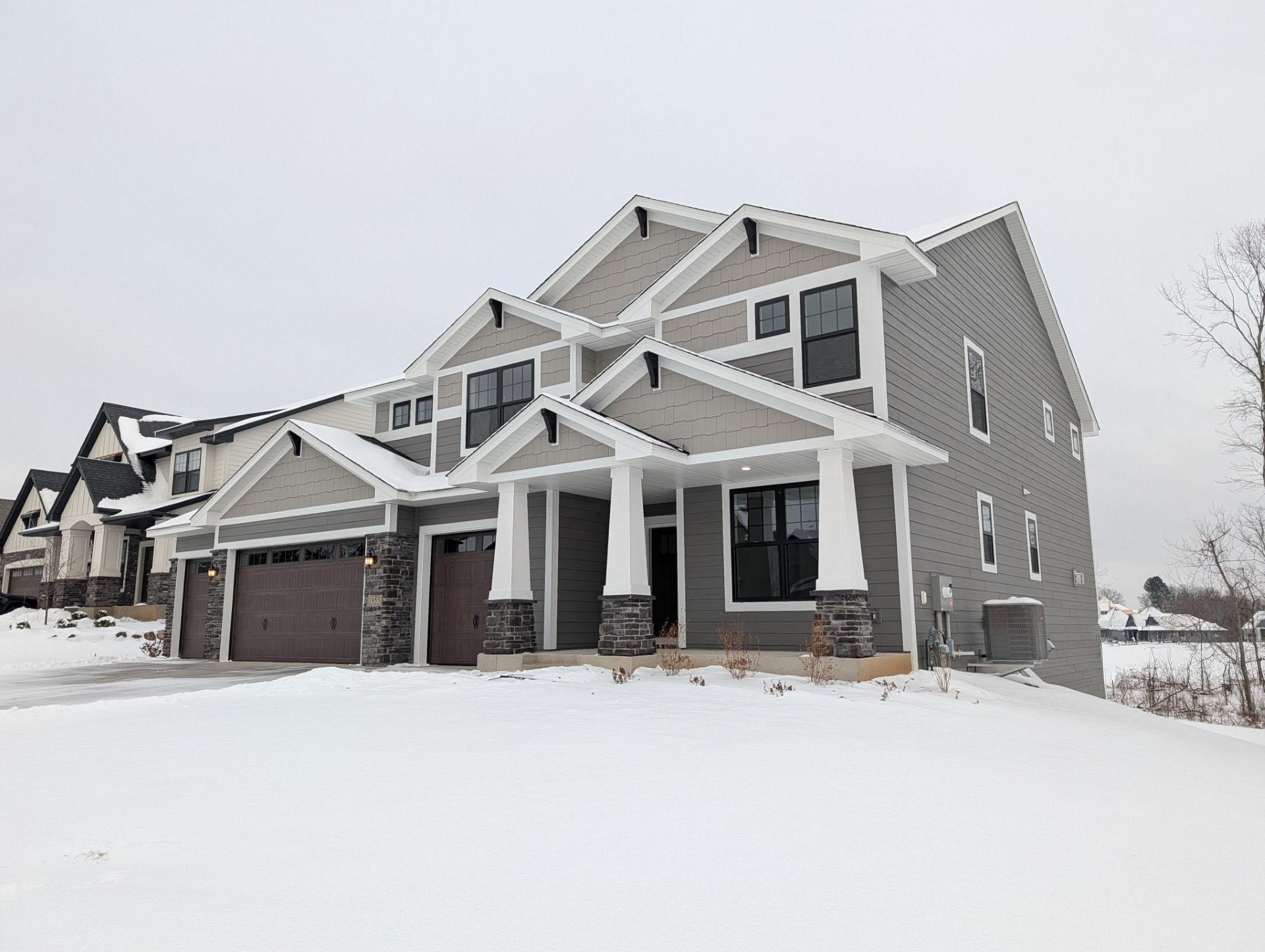 1955 Royal Boulevard N