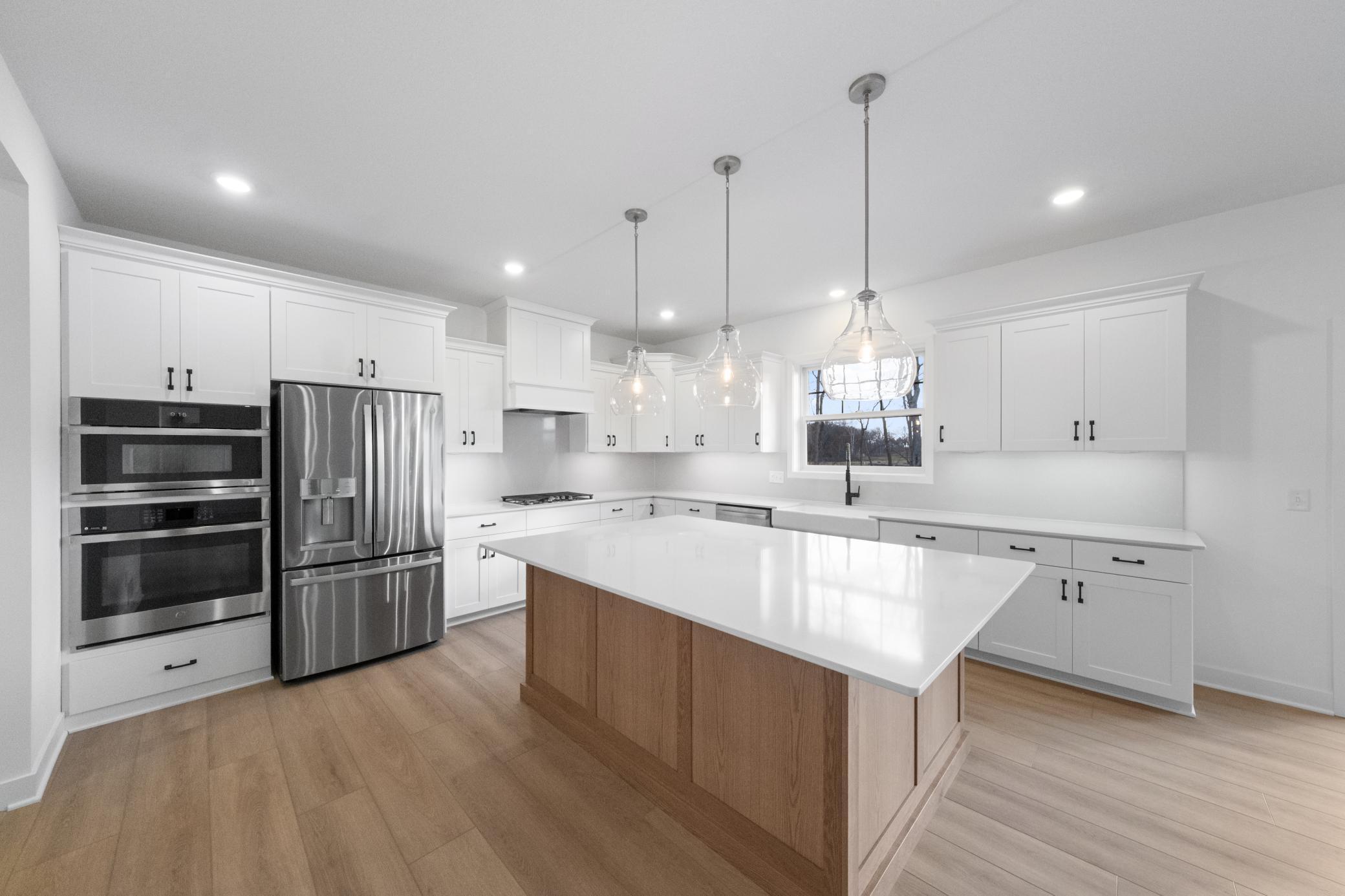 1955 Royal Boulevard N