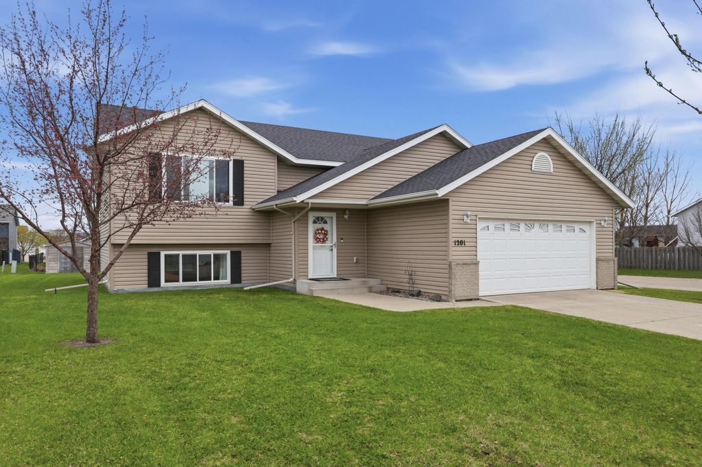 Photo of 1201 9th Avenue SE, Barnesville, MN 56514 (MLS # 7067158)