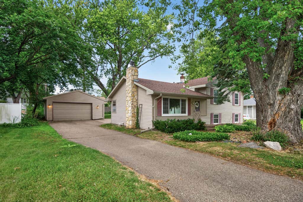 Photo of 69 Dennis Lane N, Maplewood, MN 55119 (MLS # 7115946)