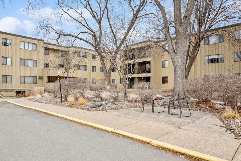 Photo of 4101 Parklawn Avenue #331, Edina, MN 55435 (MLS # 7159393)