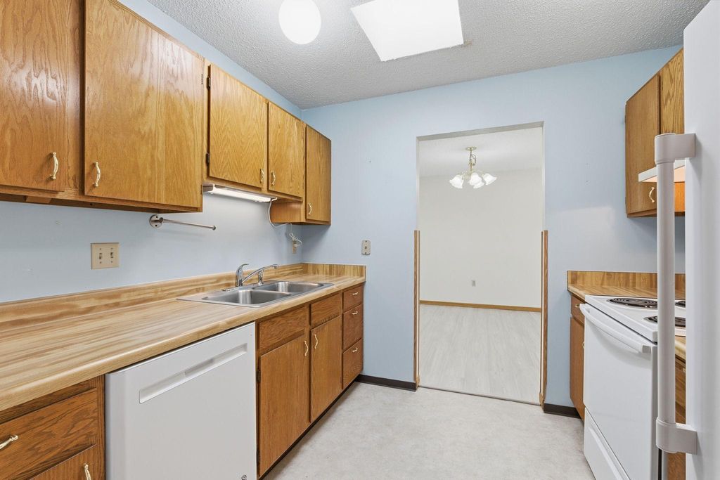 Photo of 250 Freemont Avenue SE #120, Hutchinson, MN 55350 (MLS # 7011111)