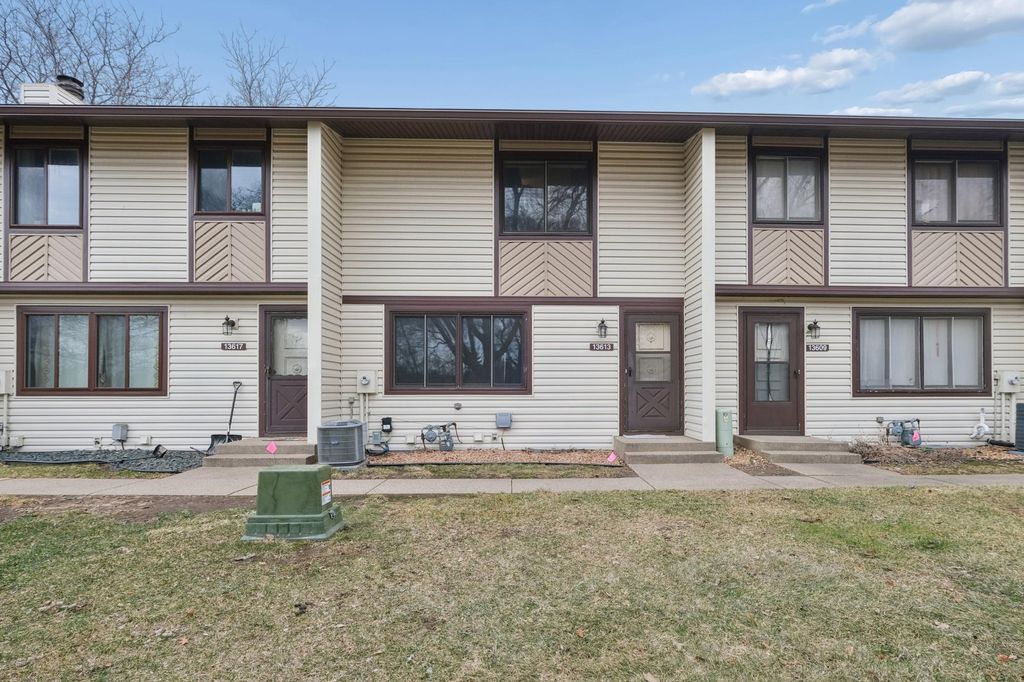 Photo of 13613 Heather Hills Drive, Burnsville, MN 55337 (MLS # 7041185)