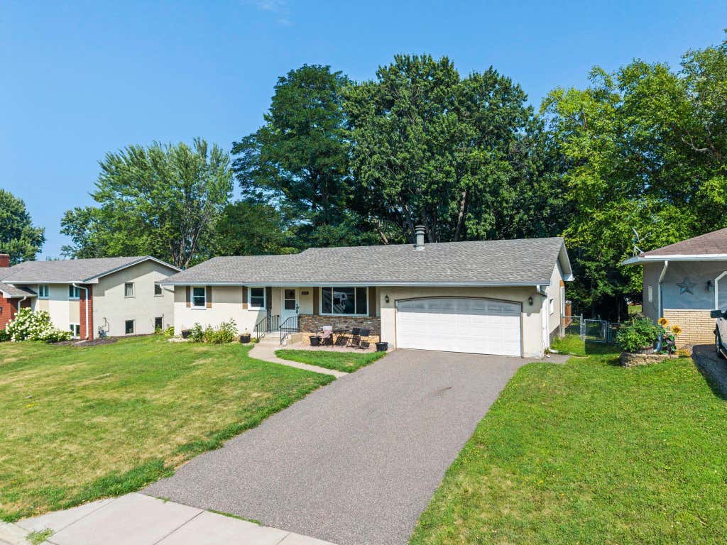 Photo of 4832 Flag Avenue N, New Hope, MN 55428 (MLS # 7123001)