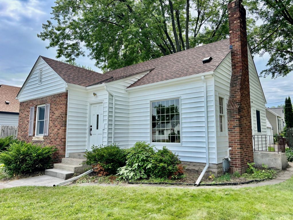 Photo of 180 Bernard Street E, West Saint Paul, MN 55118 (MLS # 7104174)