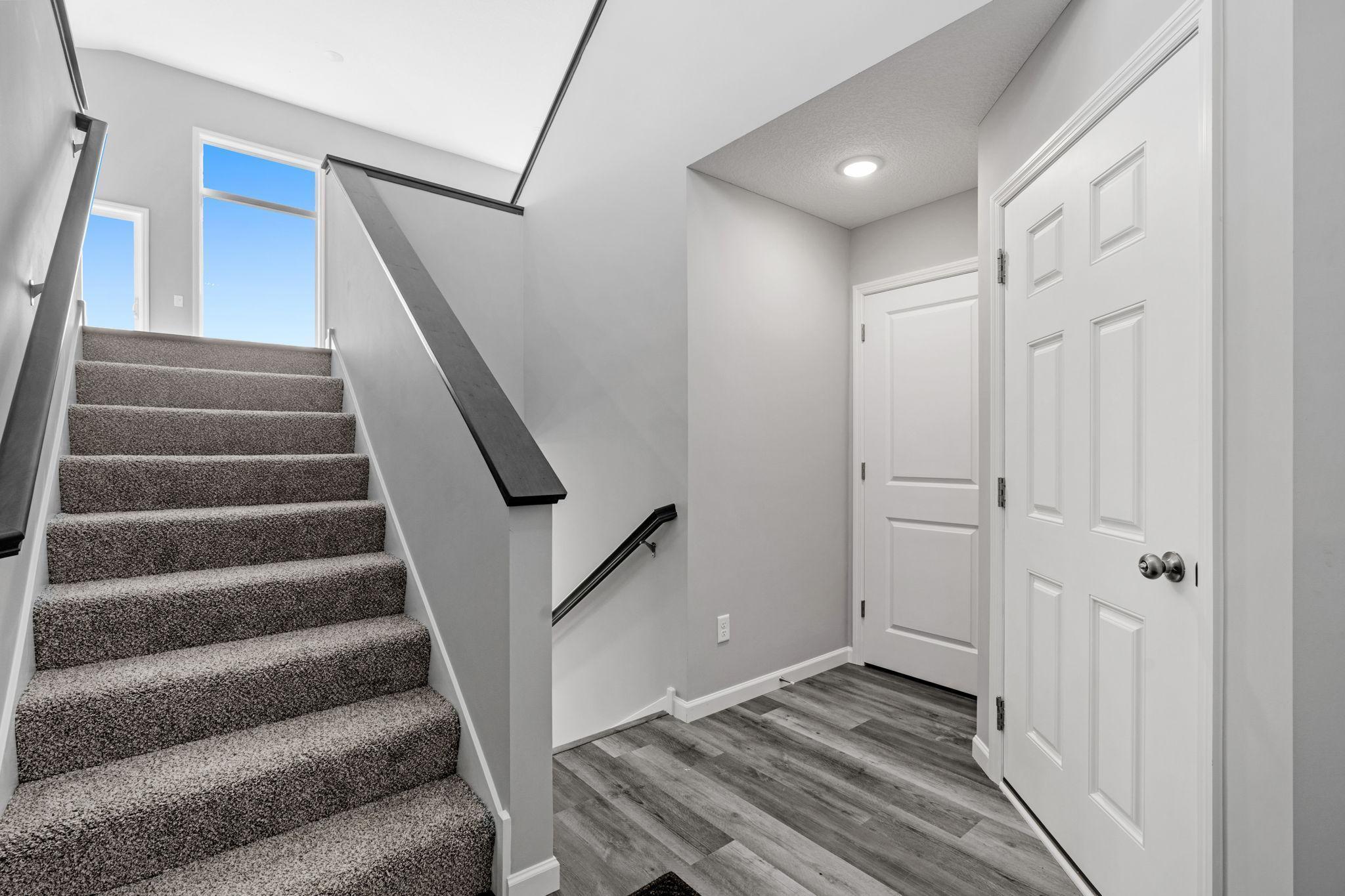 6261 Radford Avenue NE