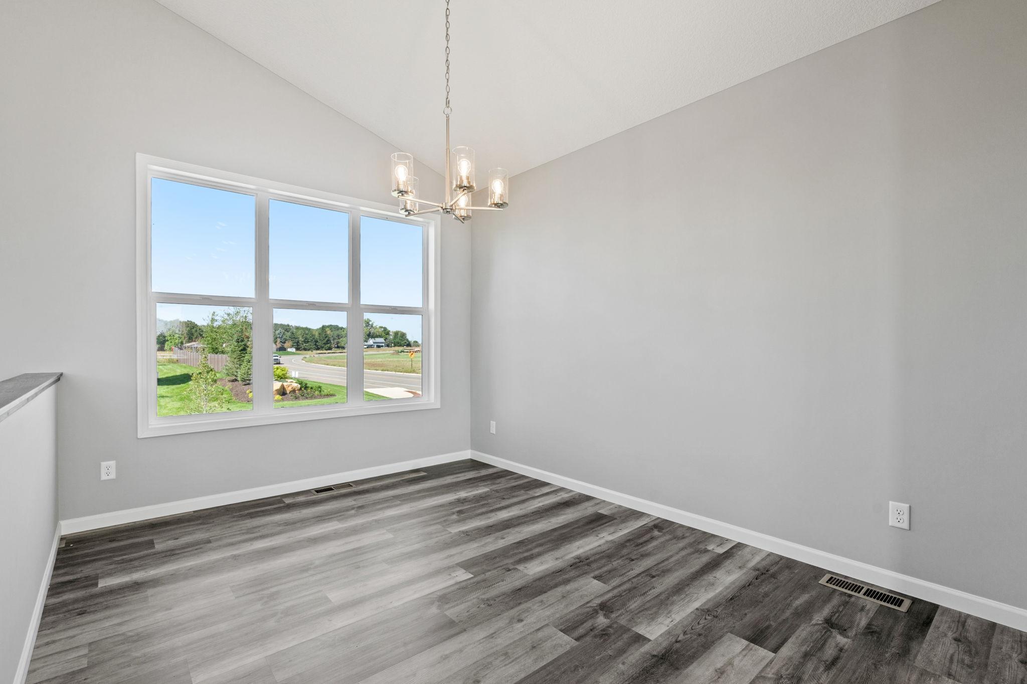 6261 Radford Avenue NE