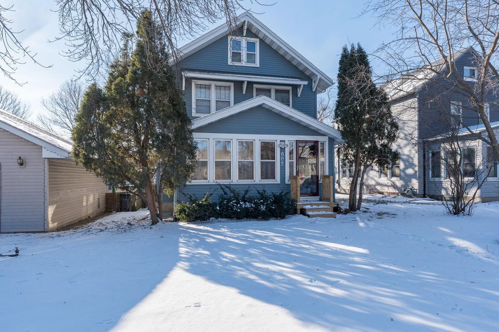 Photo of 607 Blue Earth Street, Mankato, MN 56001 (MLS # 7014009)