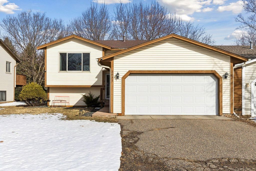 Photo of 2031 Pin Oak Drive, Eagan, MN 55122 (MLS # 7027506)
