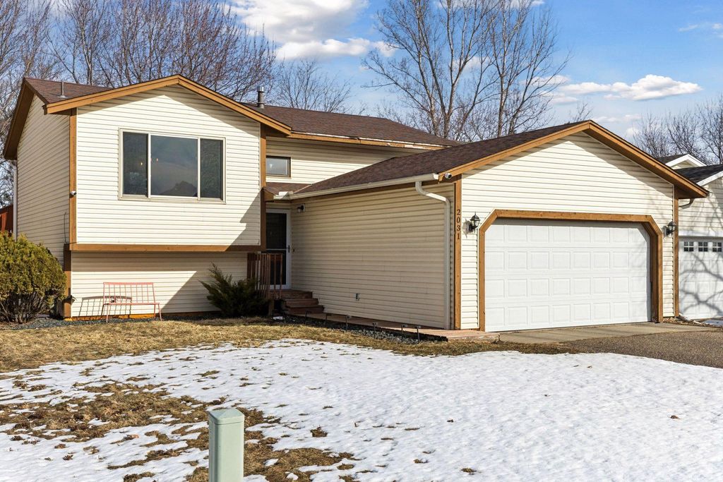 Photo of 2031 Pin Oak Drive, Eagan, MN 55122 (MLS # 7027506)