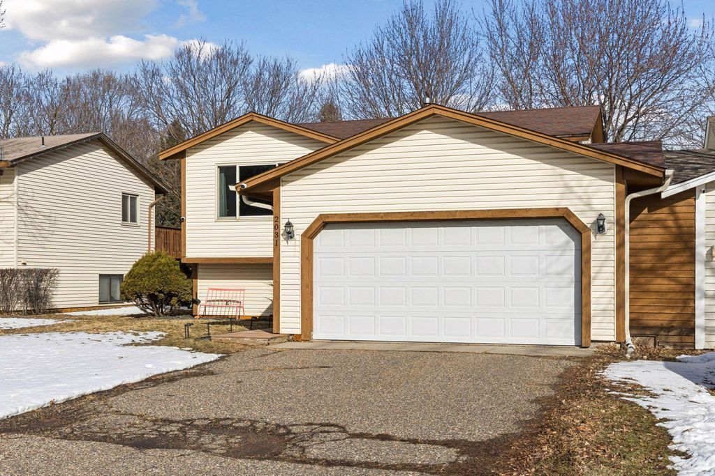 Photo of 2031 Pin Oak Drive, Eagan, MN 55122 (MLS # 7027506)