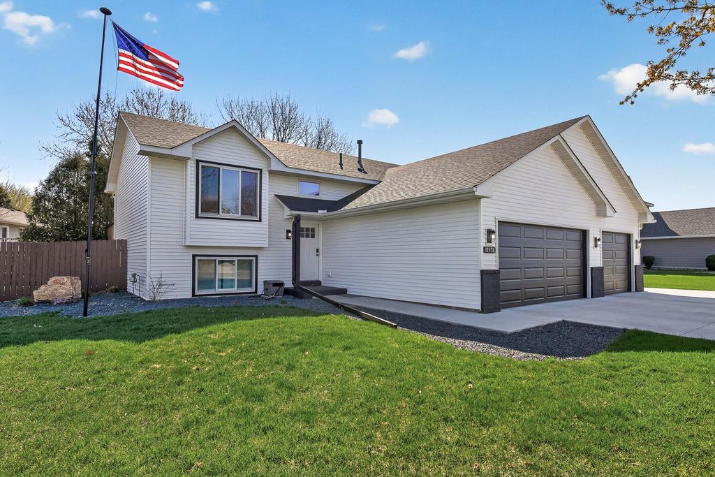 Photo of 17558 Fieldcrest Avenue, Farmington, MN 55024 (MLS # 7058862)