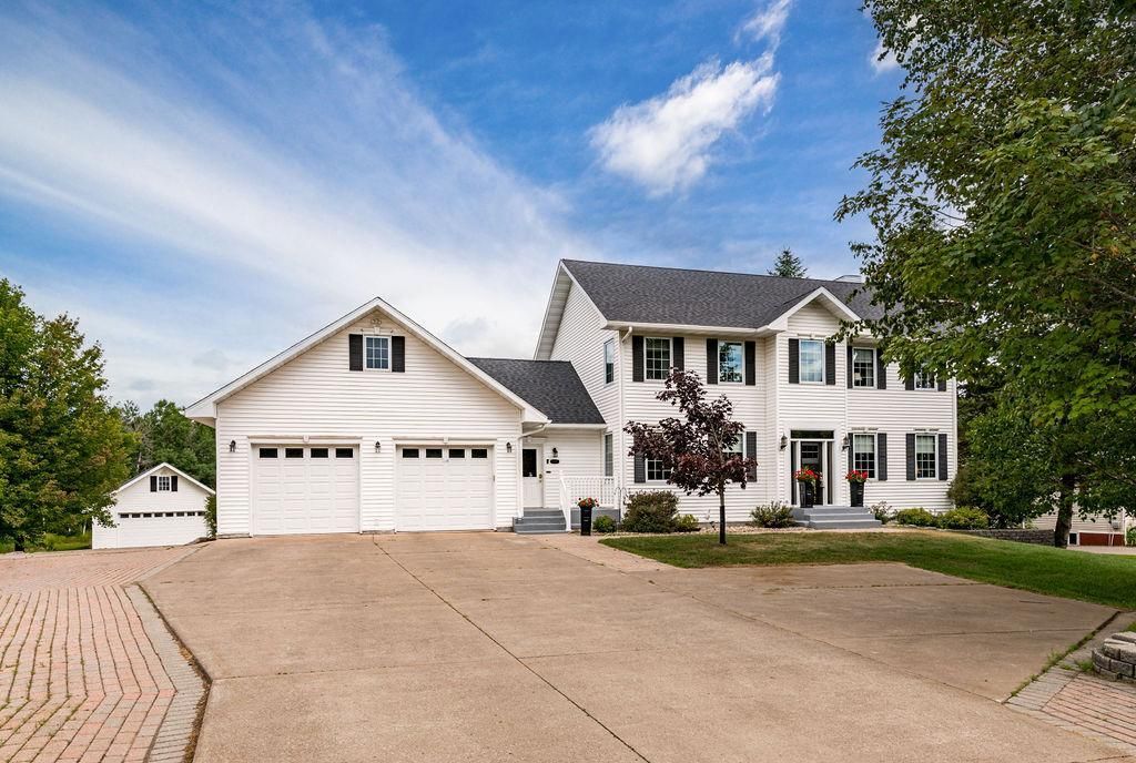 Photo of 2827 Parkwood Lane, Duluth, MN 55811 (MLS # 7114924)