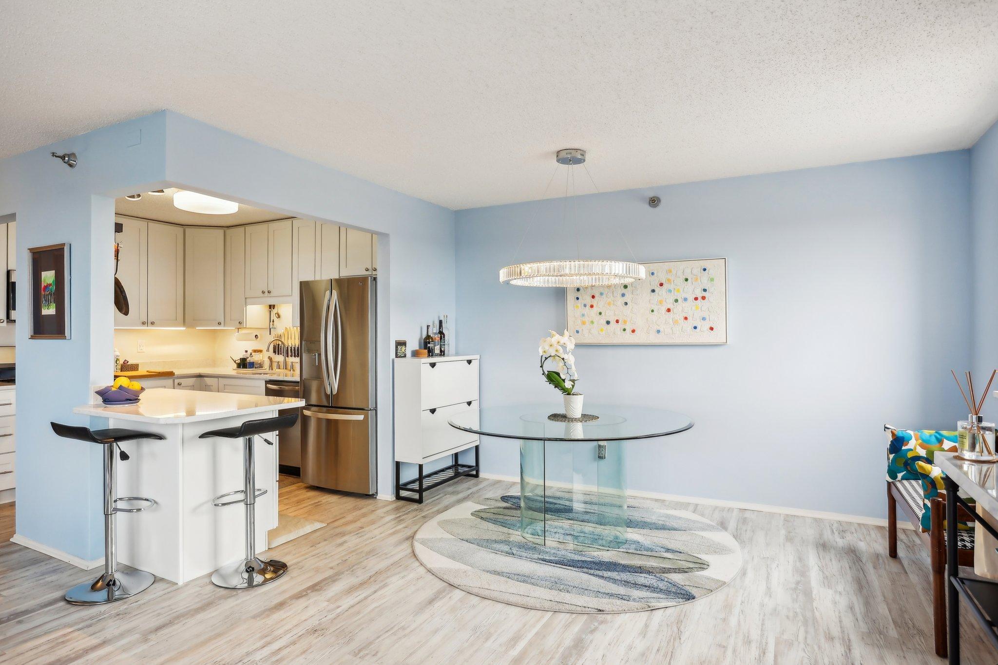 78 10th Street E 3009